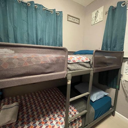 Miami Vibes "Hostel-Like" Shared Room North Miami Dış mekan fotoğraf