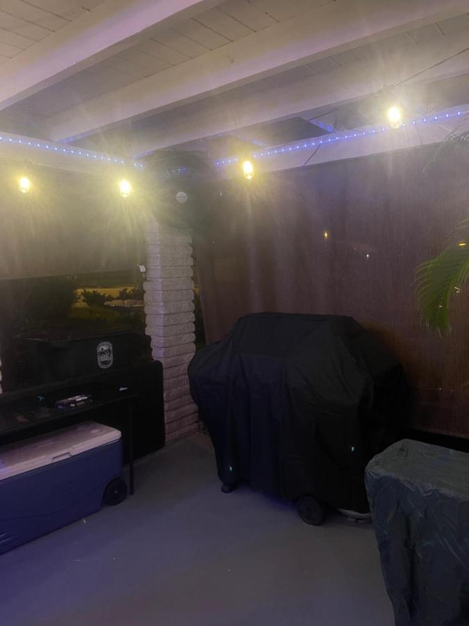 Miami Vibes "Hostel-Like" Shared Room North Miami Dış mekan fotoğraf