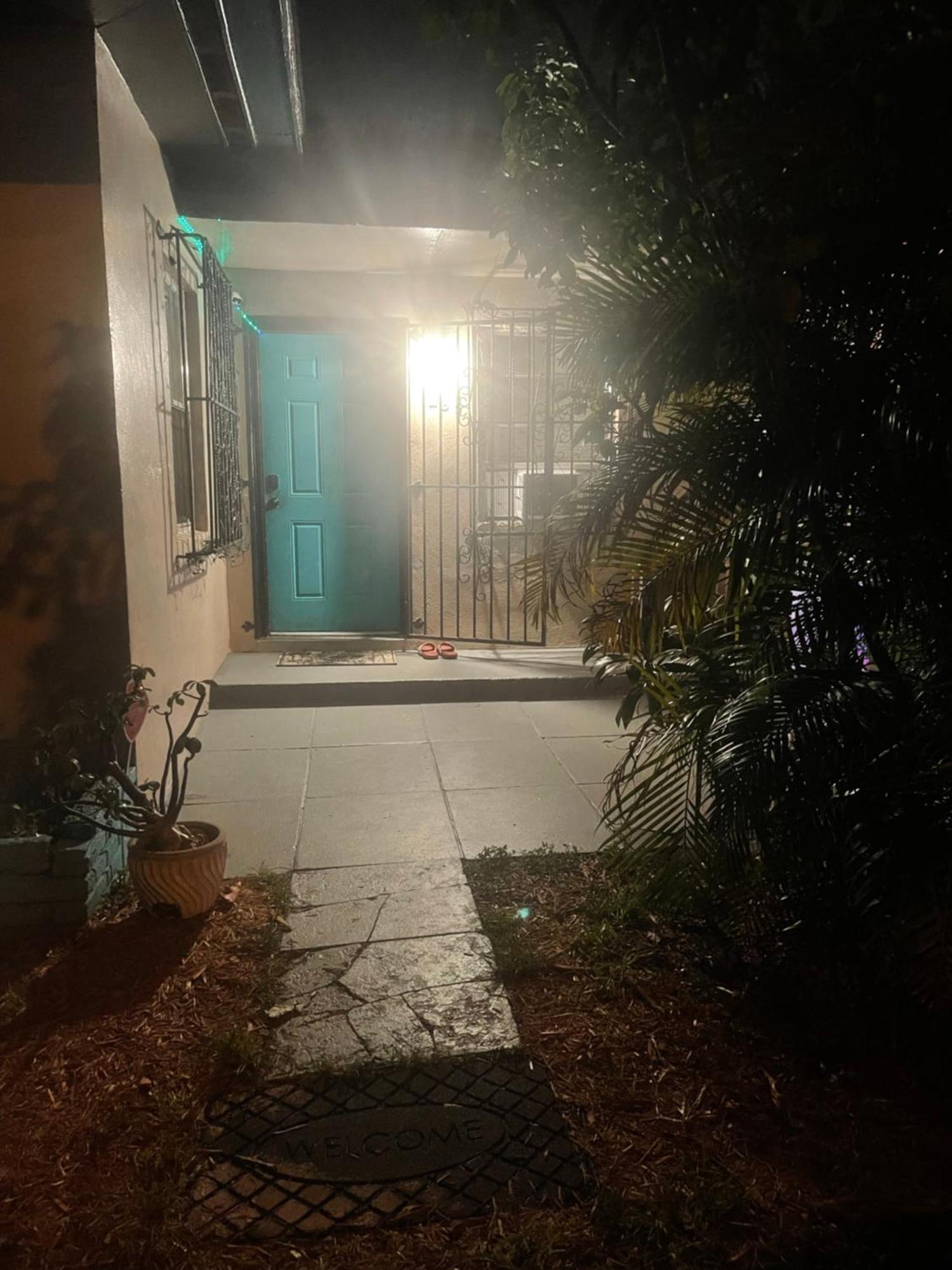 Miami Vibes "Hostel-Like" Shared Room North Miami Dış mekan fotoğraf